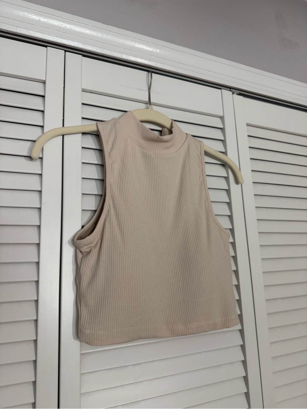 Klassy Network Ribbed Mock Neck Cropped Tank Beige with Built In Bra and Cups Sz